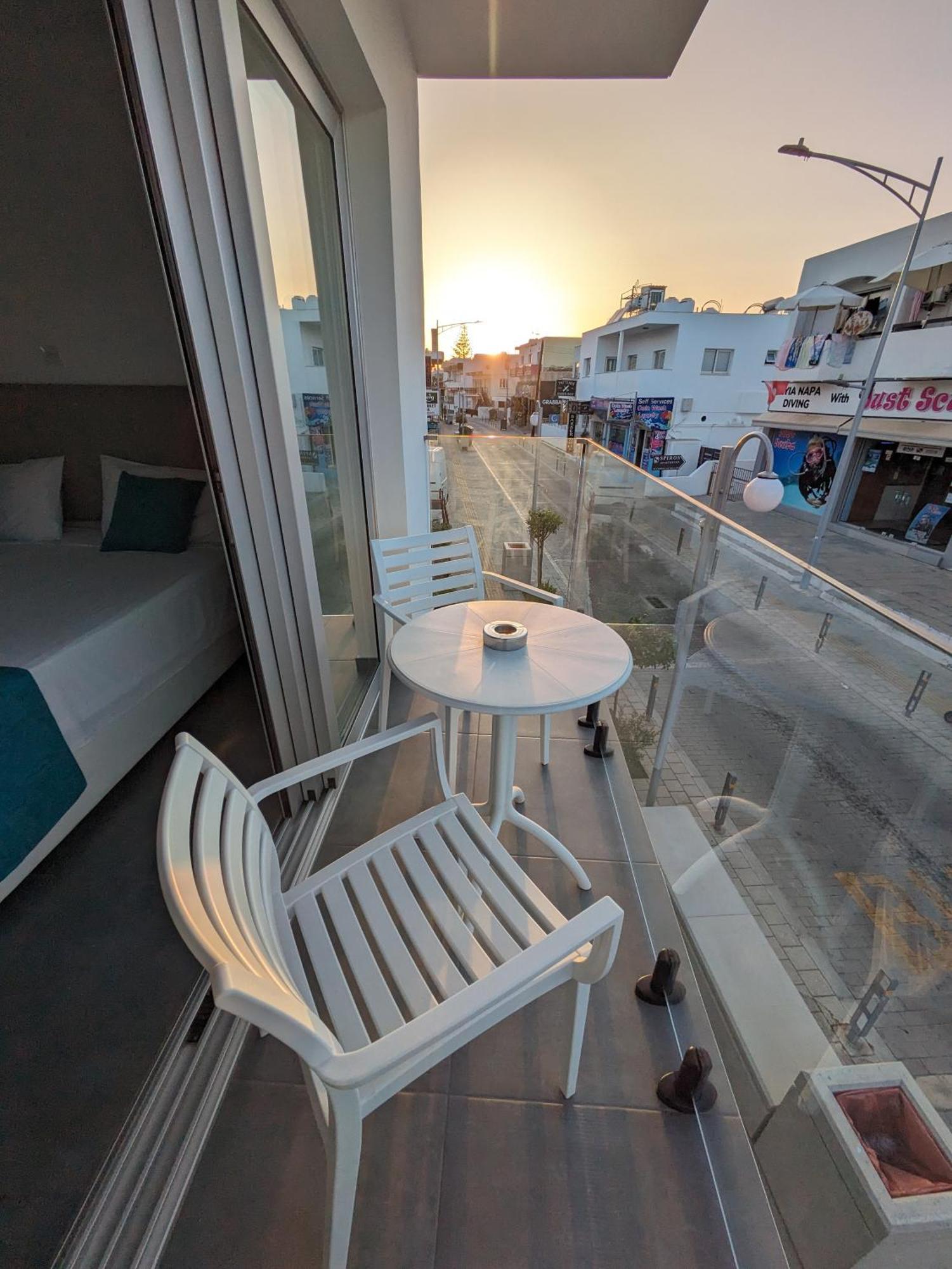 Memory Apartments Айя Напа Екстериор снимка