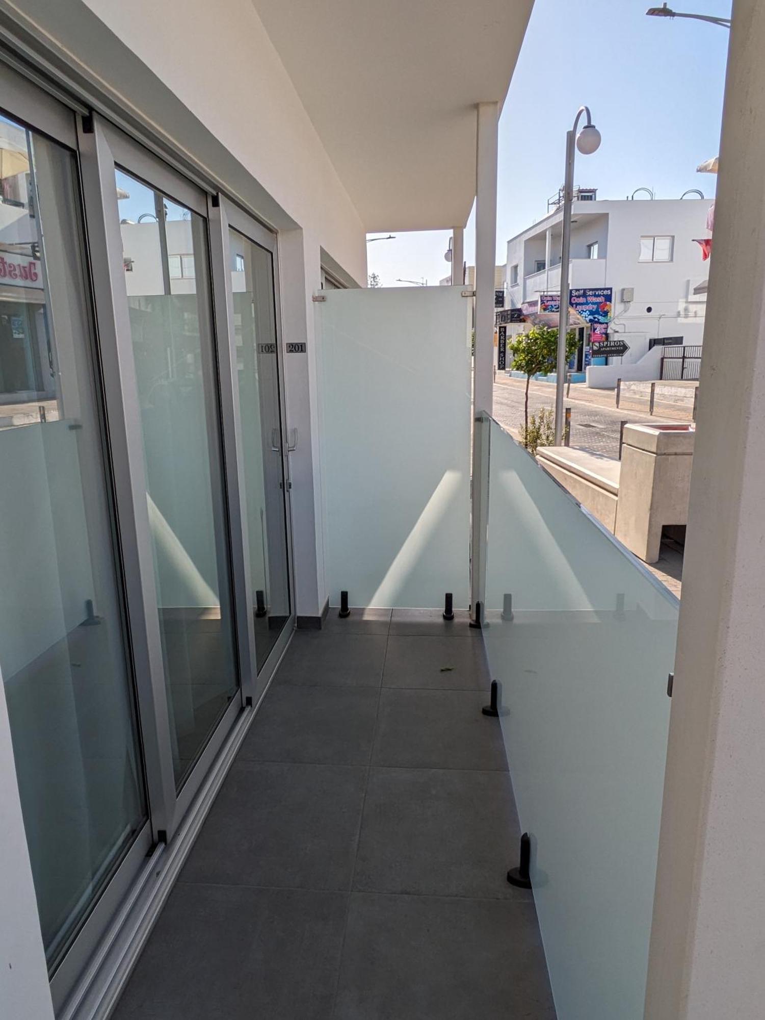 Memory Apartments Айя Напа Екстериор снимка
